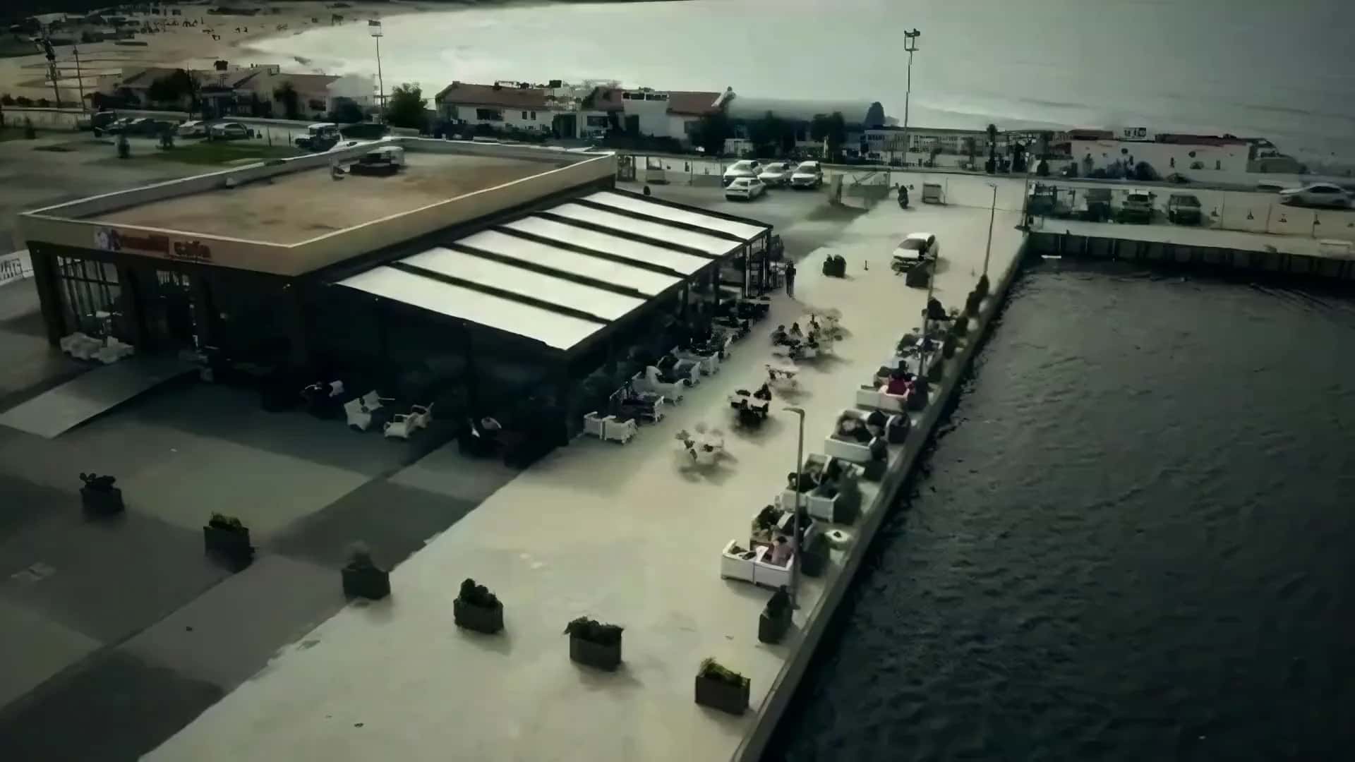 Şile limanında Tesadüf Cafe'nin havadan görünümü